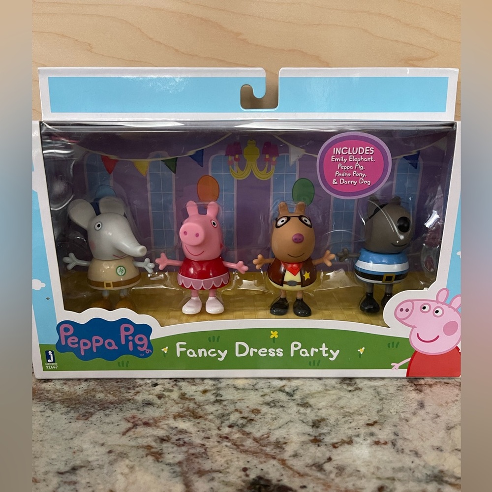 Peppa Pig kids Toy Fancy Dress Figurine Set New ❣️